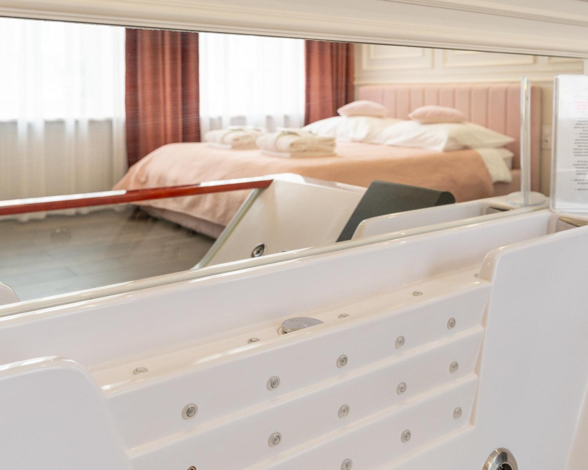 Apartament Glamour Prywatne Jacuzzi Starowislna Krakow Luaran gambar